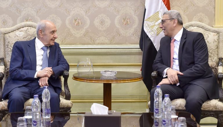 بري وصل إلى القاهرة للمشاركة في مؤتمر الإتحاد البرلماني العربي