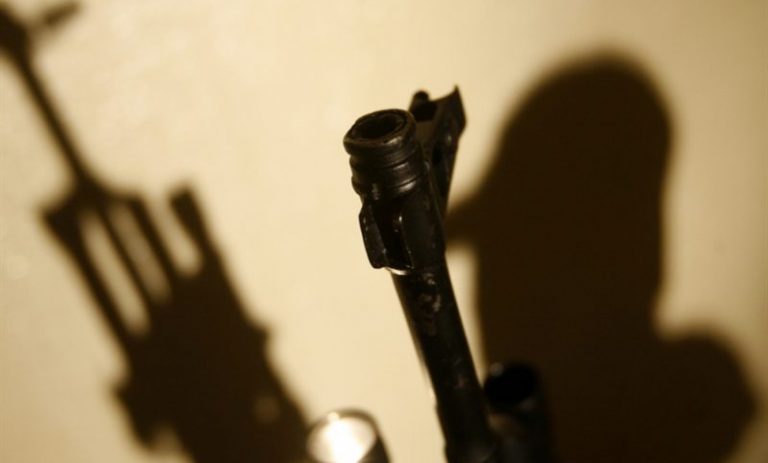 مقتل شخص بطلقة نارية في مخيم الرشيدية