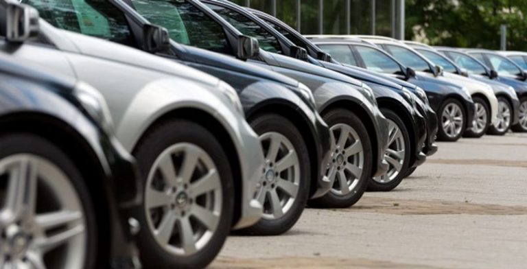 كارثة تواجه قطاع صناعة السيارات البريطانية!