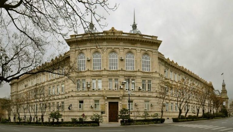 منح دراسية إلى أذربيجان