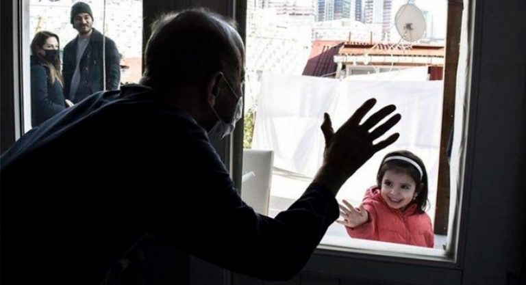 بالفيديو: 78 فحص PCR يثبت إصابة تركي بـ”كورونا” منذ 14 شهراً!