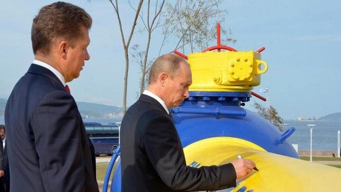 استعداد لزحف الدبابات الروسية إلى أوكرانيا.. وقطع الطاقة عن أوروبا؟