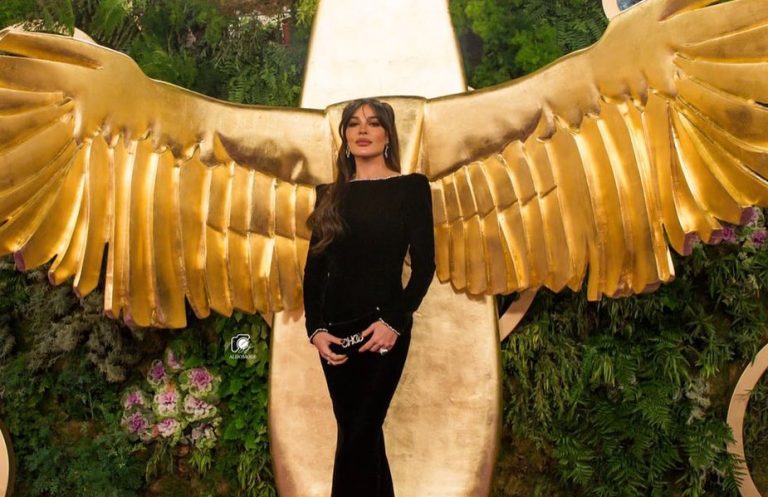 بالصور: نادين نجيم في إطلالة مميزة بحفل جوائز “Joy Awards”