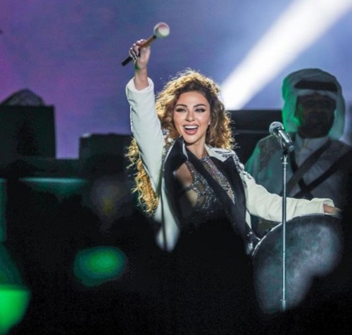 بالفيديو: ميريام فارس تشعل الأجواء خلال افتتاح بطولة “فورمولا إي”!