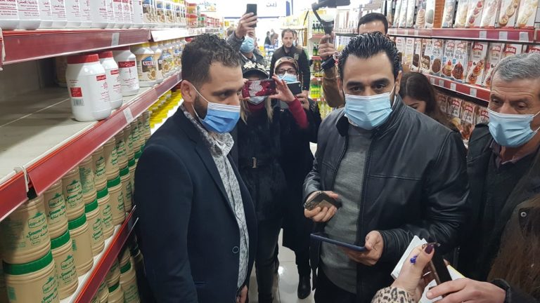 لأنها خالفت الأسعار.. إقفال عدد من “السوبرماركات” في صيدا