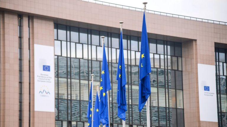 البرلمان الأوروبي يمنح أوكرانيا مساعدات بقيمة 1,2 مليار دولار