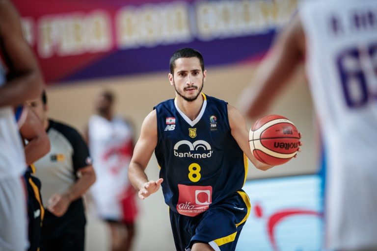 الرياضي يتألّق في الدقائق الاخيرة ويتفوق على هوبس