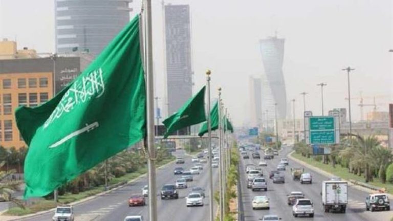السعودية.. شروط جديدة للسفر من وإلى المملكة