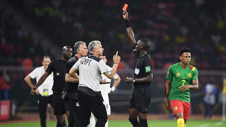 الـ”كاف” يعلن إيقاف مدرب المنتخب المصري مع غرامة مالية