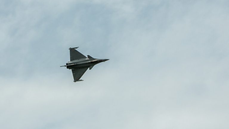 ست مقاتلات فرنسية لاندونيسيا