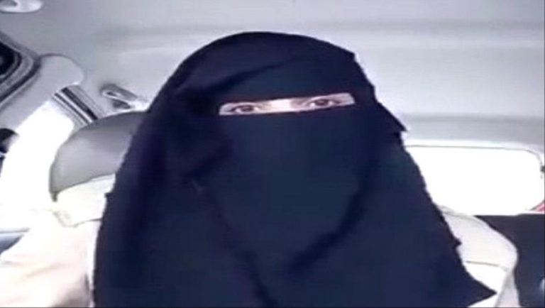 في حادثة غريبة .. يمنية تختطف طليقها وتضربه!