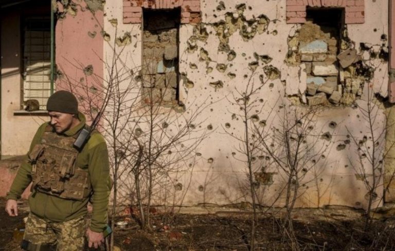 بالفيديو: أسرى من الجيش الروسي في خاركيف