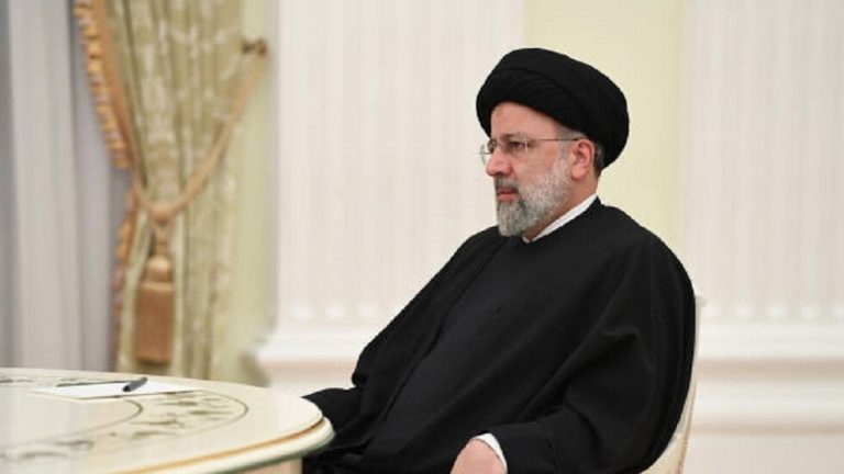 الرئيس الإيراني يصدر أمراً خاصاً بشأن “مونديال” قطر