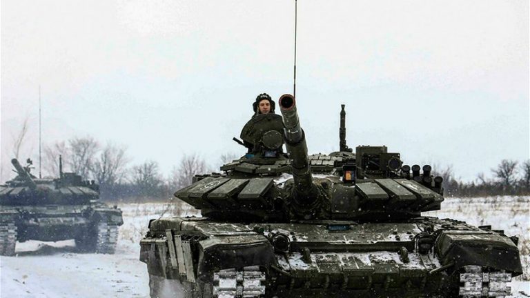 بالفيديو: دبابات روسية تتجه إلى خاركيف الأوكرانية