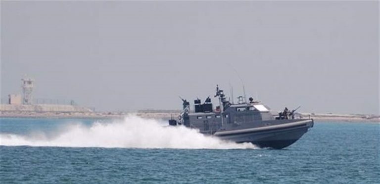 زورقان حربيان للعدو خرقا المياه الاقليمية اللبنانية