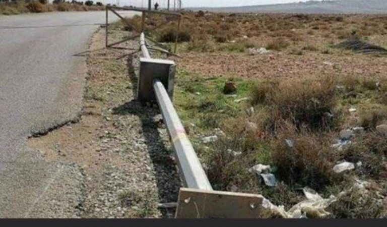 سرقة عدد من أعمدة الهاتف والكهرباء الحديدية في بعلبك