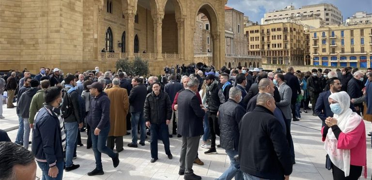 “توتر” في محيط ضريح الرئيس رفيق الحريري.. ماذا حصل؟