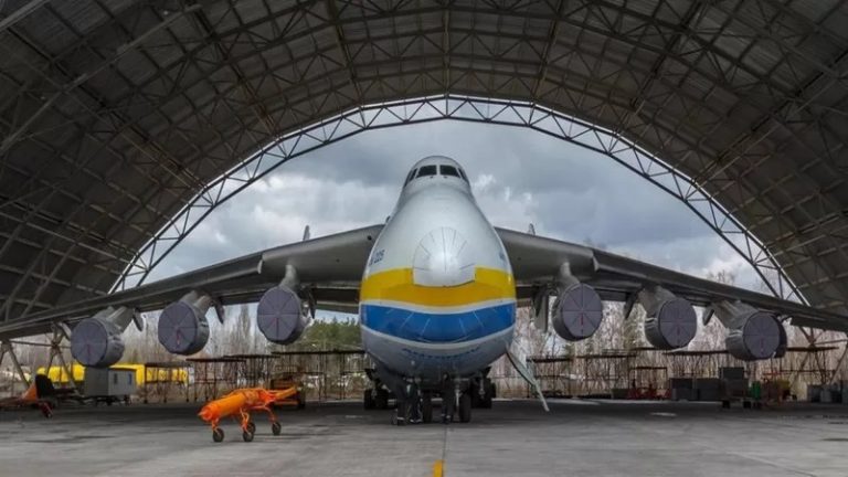 احتراق أكبر طائرة شحن في العالم في قصف روسي