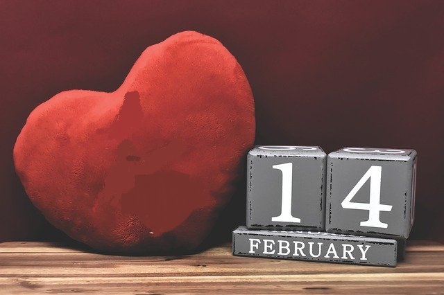 في عيد الحب.. اهدته “غالون” بنزين مقابل قنينة زيت!