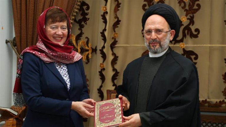 فضل الله بعد لقائه فرونتسكا: الحوار أساس الحل لمشاكل لبنان