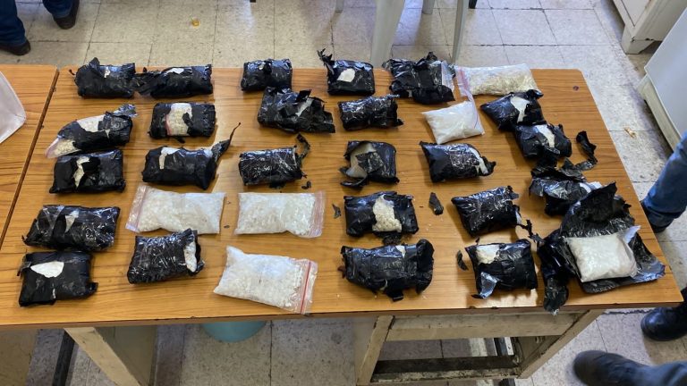 بالفيديو: كشف شبكة تهريب مخدّرات.. وهذا ما ضُبط!