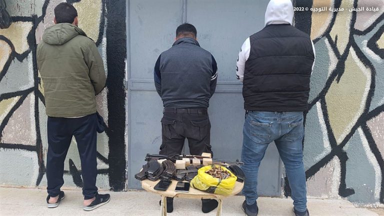 الجيش: توقيف أشخاص بجرائم سرقة