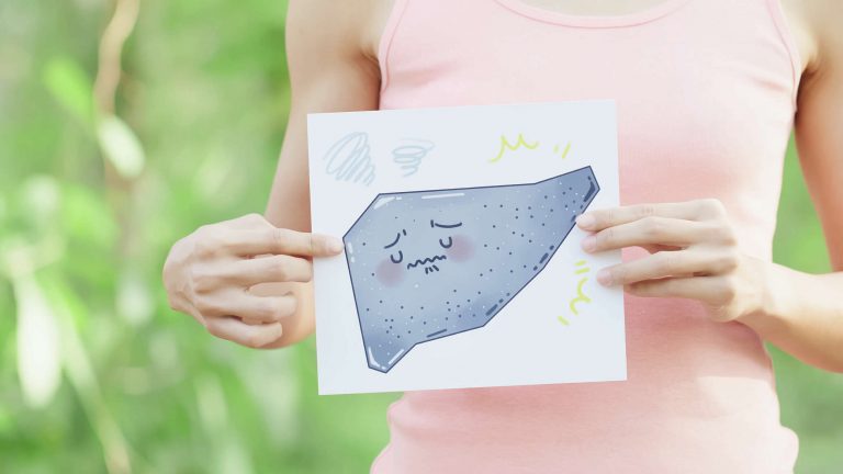 علامة تحذير في بطنك قد تدل على مرض الكبد الدهني!