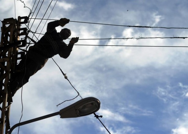 سرقة عدد من أسلاك الهاتف والكهرباء في الطيبة