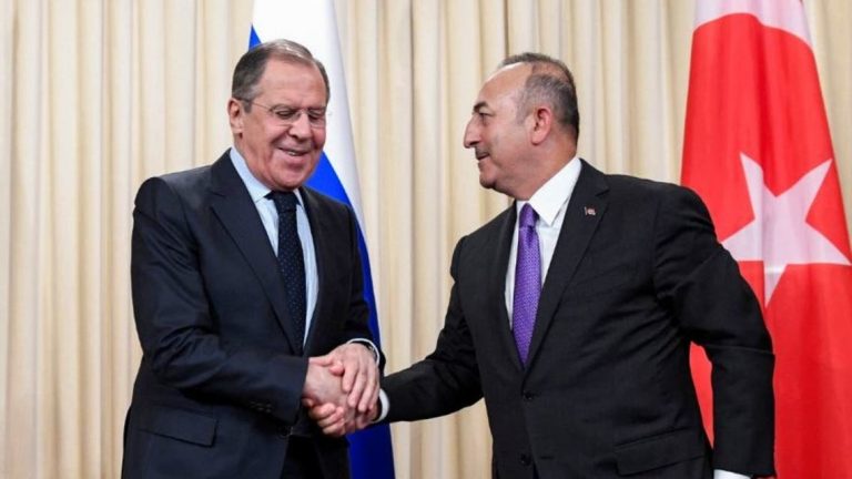 لافروف يبحث مع نظيره التركي التطورات الأخيرة في أوكرانيا