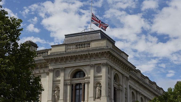 نيوزيلندا تقيل سفيرها لدى لندن