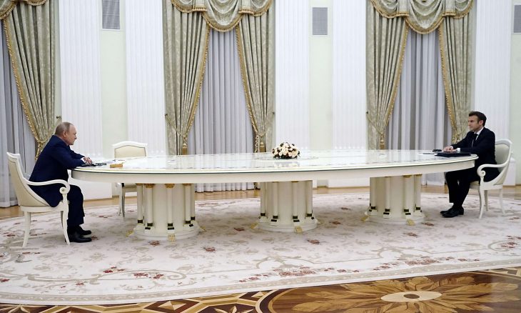 بوتين وماكرون بحثا دفع واردات الغاز الروسي لأوروبا بالروبل