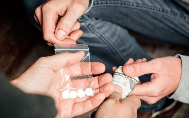 مروّجا مخدرات اوقفتهما مفرزة استقصاء الجنوب