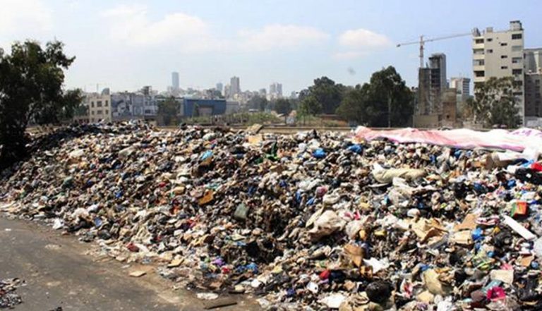 المافيات تغزو النفايات وبيروت تغرق!