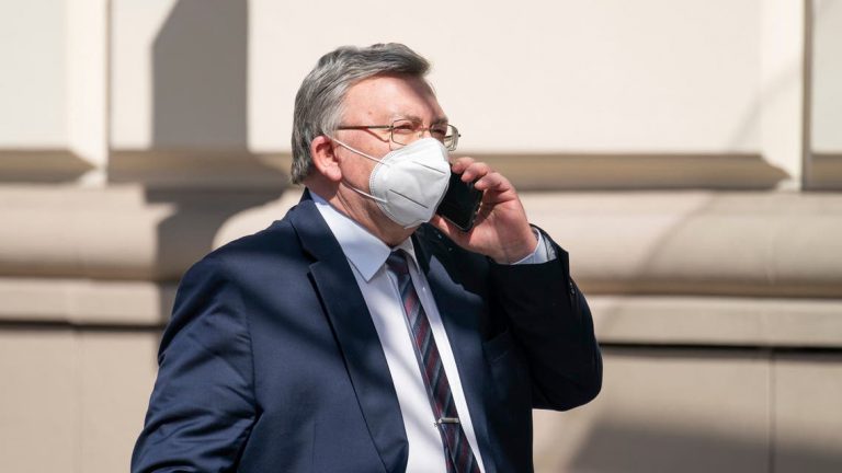 مندوب روسيا في فيينا: عودة كاملة لاتفاق إيران النووي