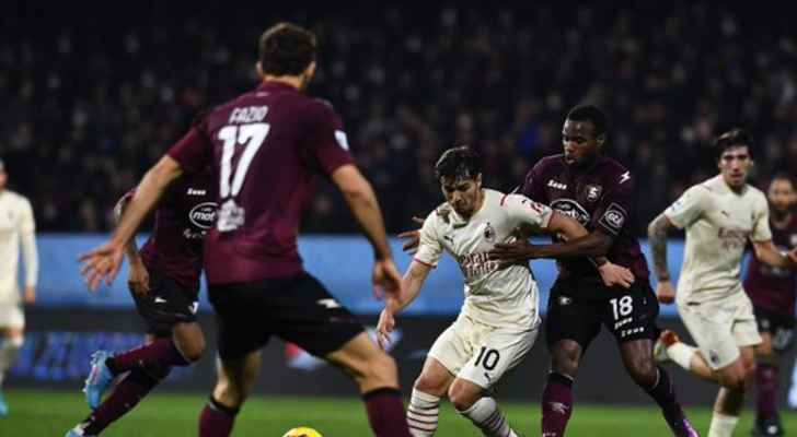 الدوري الايطالي: ميلان يتعرقل أمام متذيل الترتيب سالرنيتانا