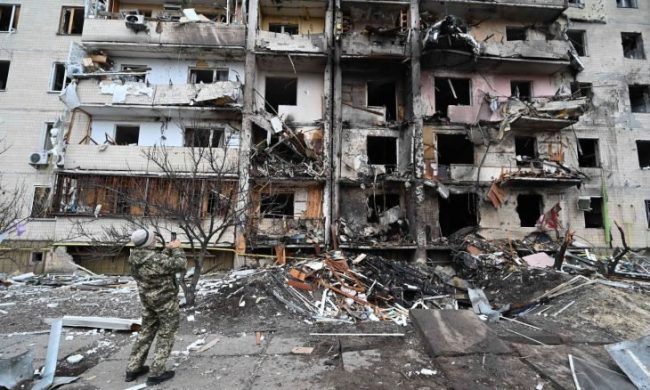 انفجارات قوية في خيرسون.. واطلاق أنظمة الدفاع الجوي