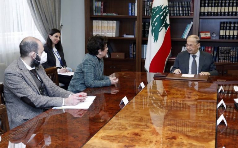 عون: الأولوية لتأمين الخدمات الأساسية للبنانيين واللبنانيات