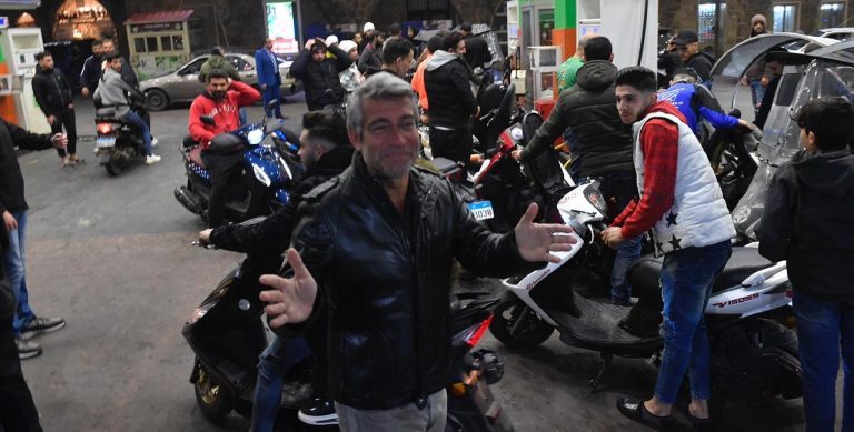 فياض: مخزون المحروقات يكفي 15 يوماً ولا داعي للهلع