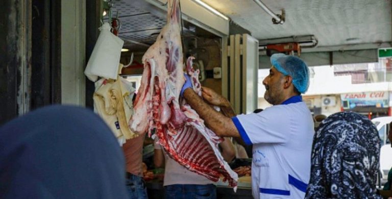 اللبنانيون يتحولون إلى “نباتيين”.. واللحوم تختفي من طعامهم!