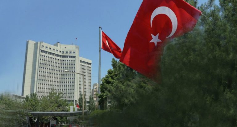 تركيا أعلنت نقل سفارتها في كييف إلى غرب أوكرانيا