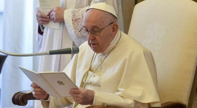 البابا فرنسيس يطالب بمساعدات حيوية للمدنيين في أوكرانيا