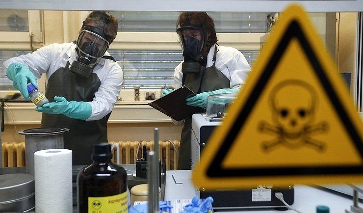 “الصحة العالمية” نصحت أوكرانيا بتدمير مسببات الأمراض الموجودة في مختبراتها