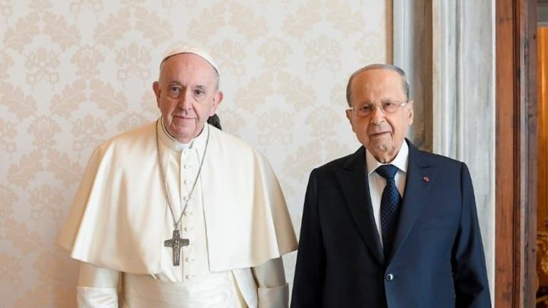 البابا فرنسيس للرئيس عون: سأزور لبنان لإعادة إحياء الرجاء فيه