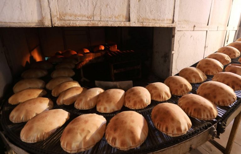 وزارة الاقتصاد: لا أزمة قمح أو مواد غذائية وعلى المطاحن مد السوق بحاجتها فوراً