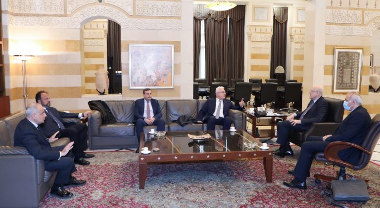 قطاع الإتصالات بين ميقاتي والقرم: نحاول إيجاد حل لمطالب “أوجيرو”