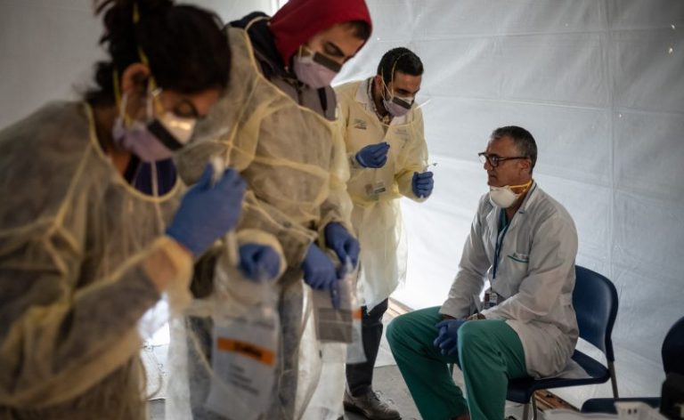 “كورونا” لم يرحل.. موجة جديدة تتسلل بصمت!