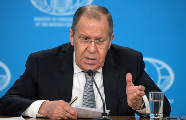 لافروف: مماطلة “كييف” تعقّد المفاوضات