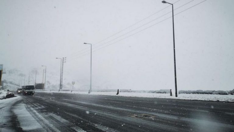 “الأشغال”: فض عروض لمناقصة إعادة ترميم طريق ضهر البيدر في 27 الجاري