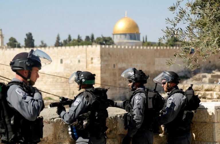 جيش الإحتلال ينفذ حملة اعتقالات بالضفة الغربية