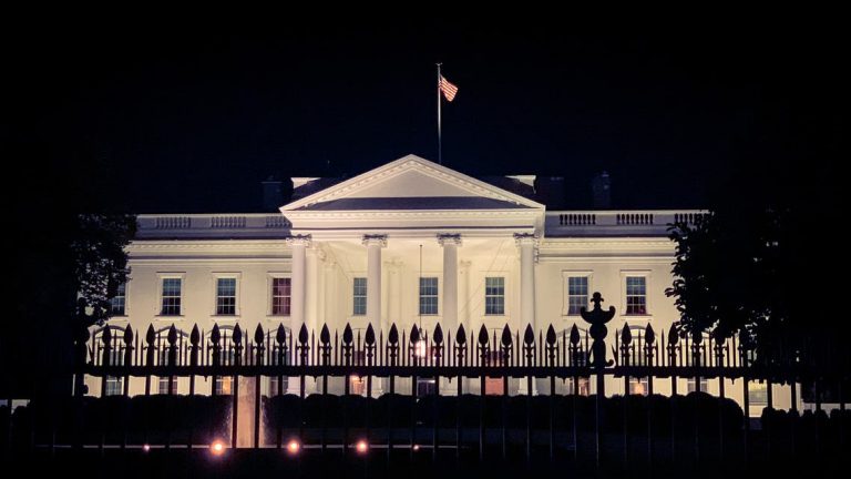 البيت الأبيض يفرض عقوبات على 22 شركة روسية